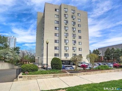 Photo of 51 Schuyler Avenue #APT 5C, Stamford, CT 06902 (MLS # 24155569)