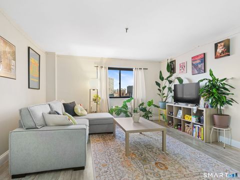 Condo For Sale - 51 Schuyler Avenue #APT 5C<br/> Stamford, CT 06902