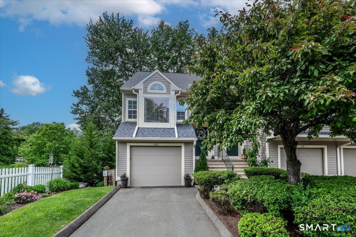 212 Algonquin Trail 212
