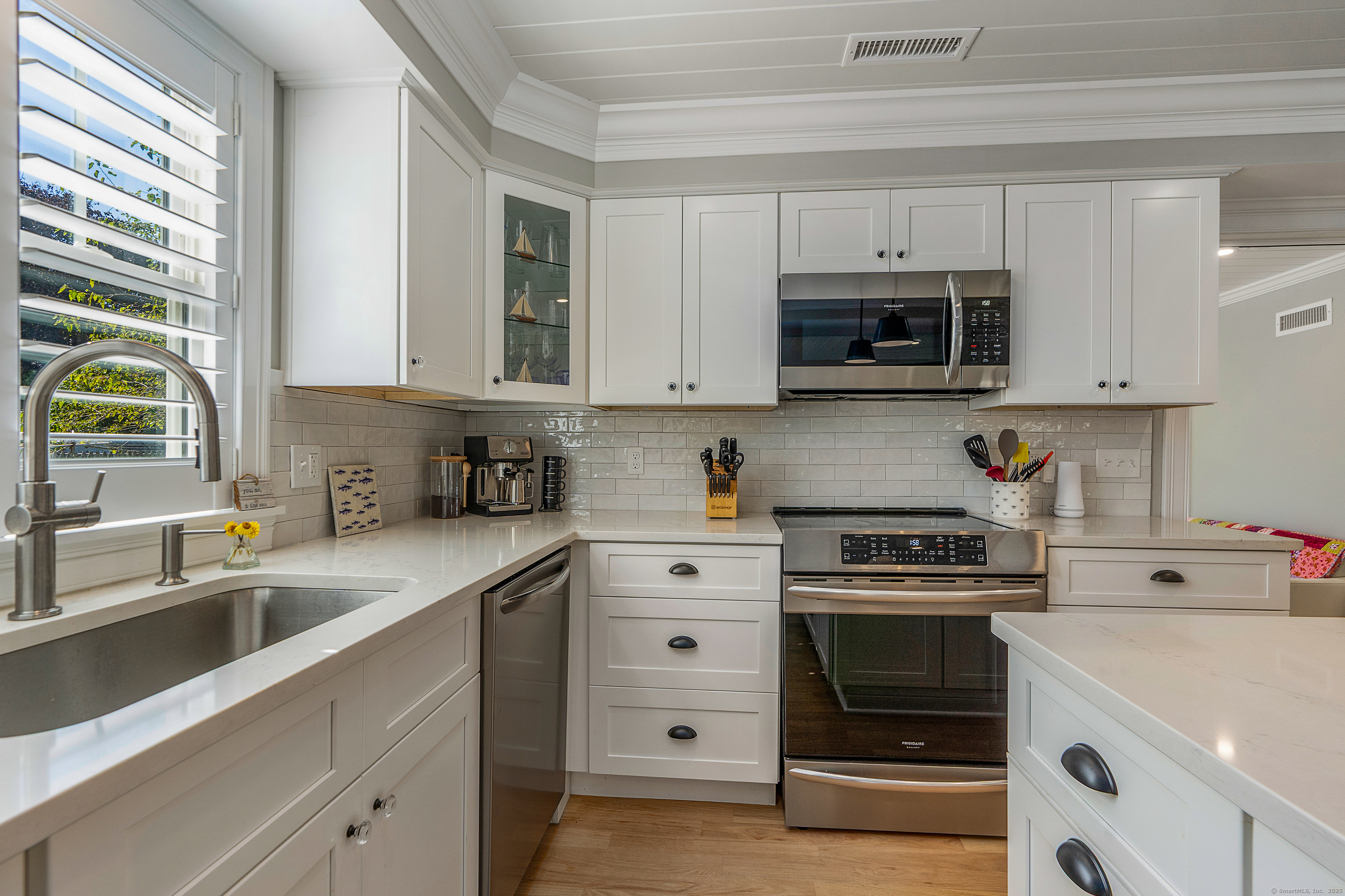 Old Saybrook, Connecticut 06475, United States, 3 Bedrooms Bedrooms, ,3 BathroomsBathrooms,Residential,Pending,215096