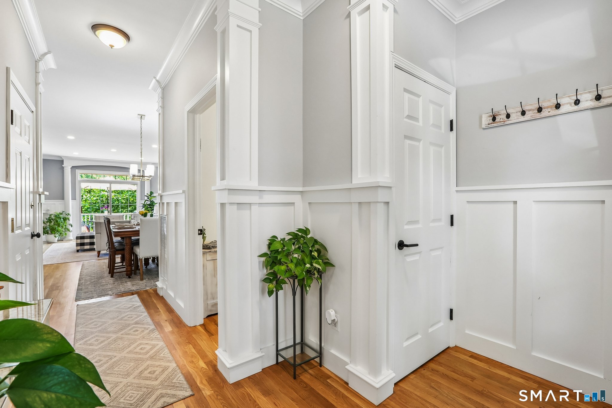 27 Maura Lane 27