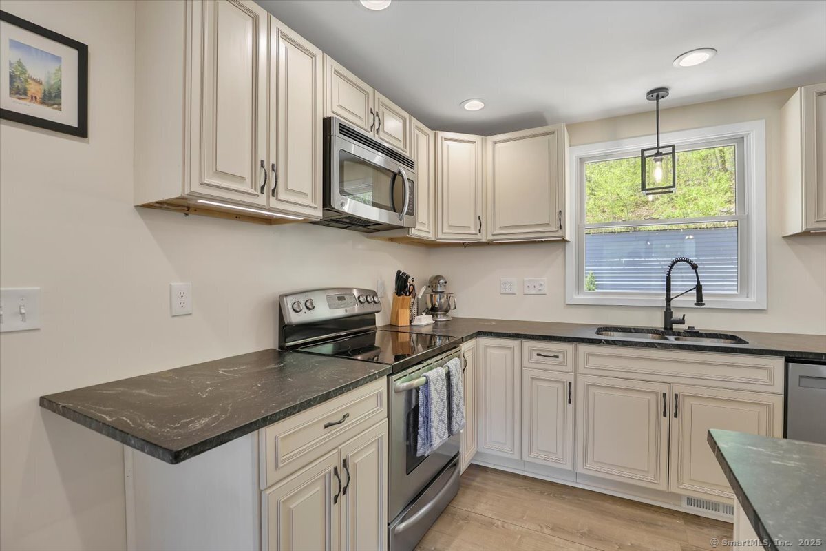 69 Nick Road, Middlebury, Connecticut image 8