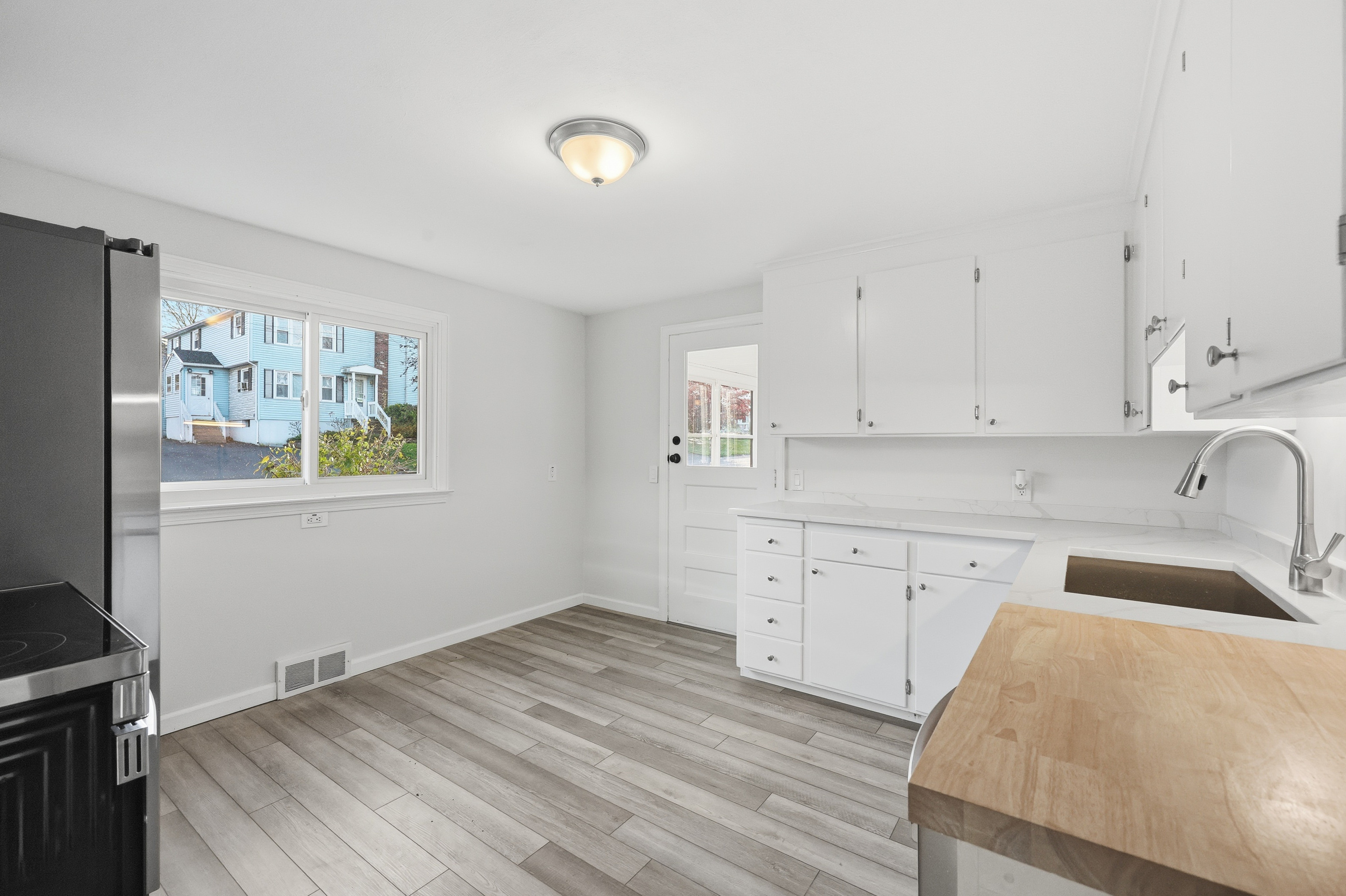 Bristol, Connecticut 06010, United States, 4 Bedrooms Bedrooms, ,2 BathroomsBathrooms,Residential,Active,241669