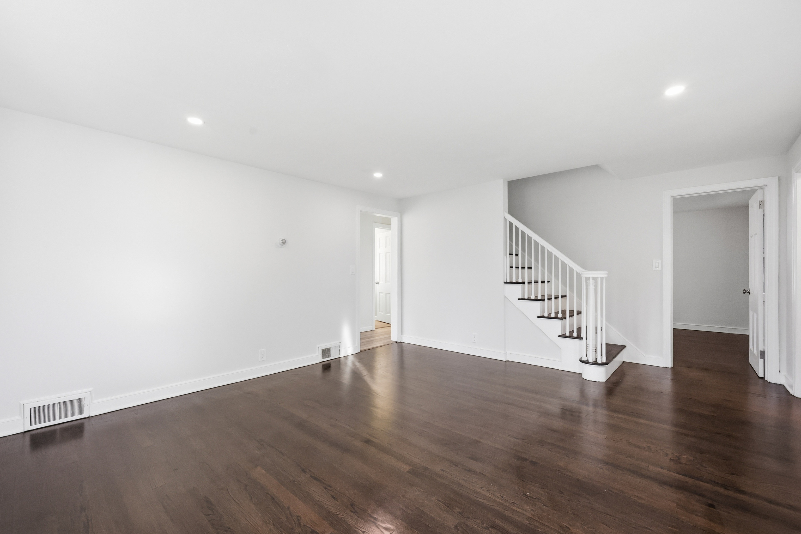 Bristol, Connecticut 06010, United States, 4 Bedrooms Bedrooms, ,2 BathroomsBathrooms,Residential,Active,241669