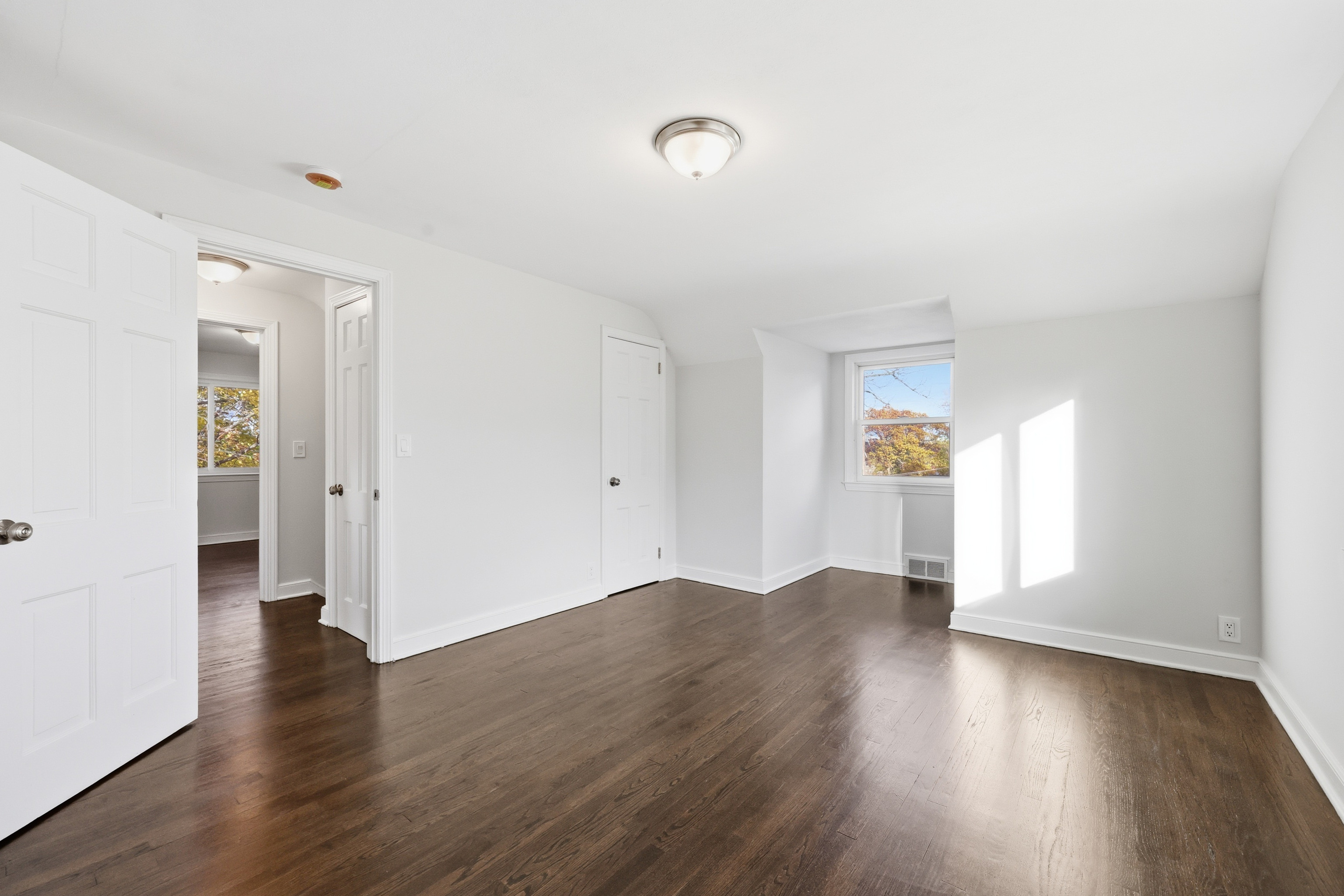 Bristol, Connecticut 06010, United States, 4 Bedrooms Bedrooms, ,2 BathroomsBathrooms,Residential,Active,241669