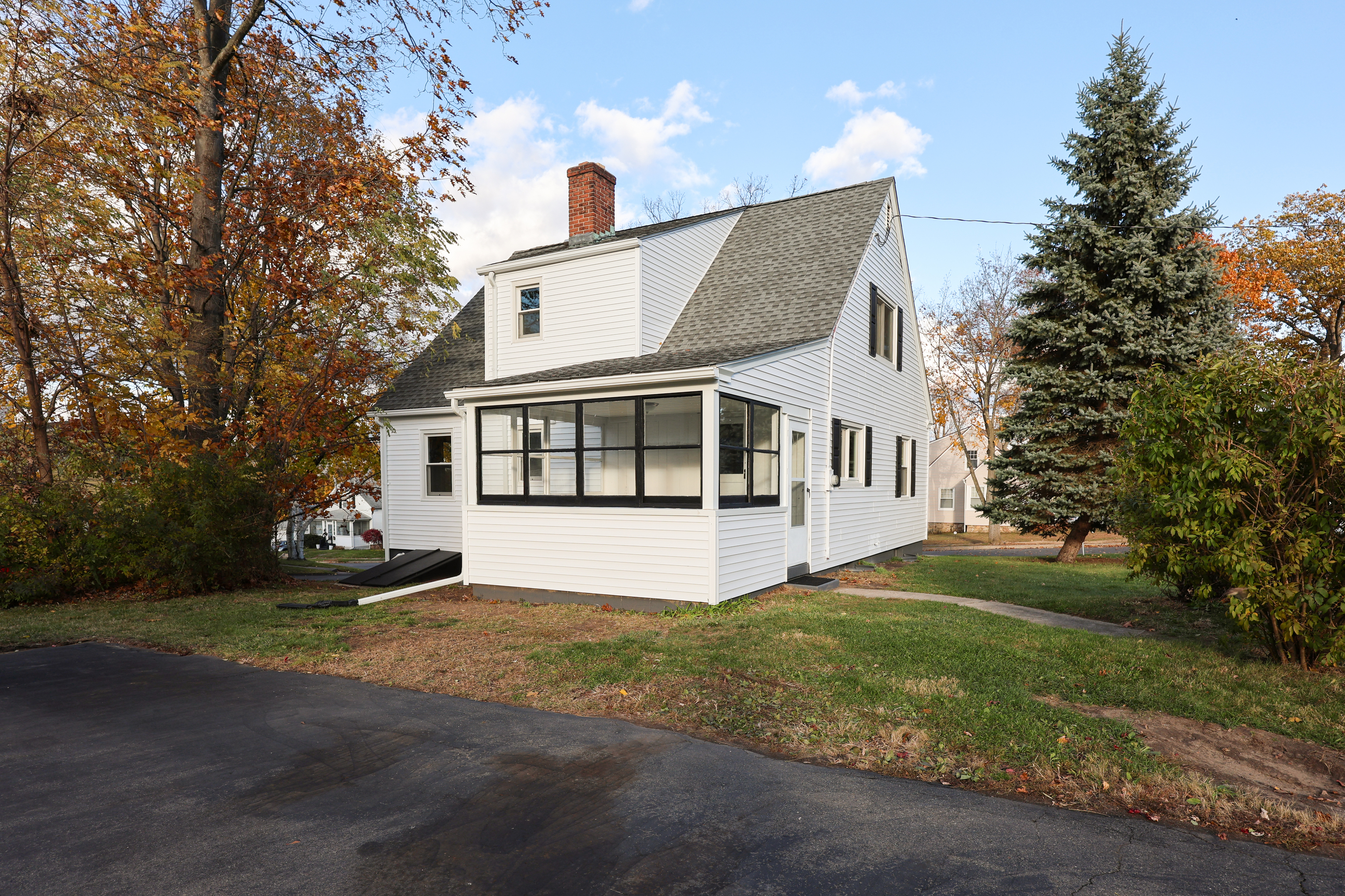 Bristol, Connecticut 06010, United States, 4 Bedrooms Bedrooms, ,2 BathroomsBathrooms,Residential,Active,241669