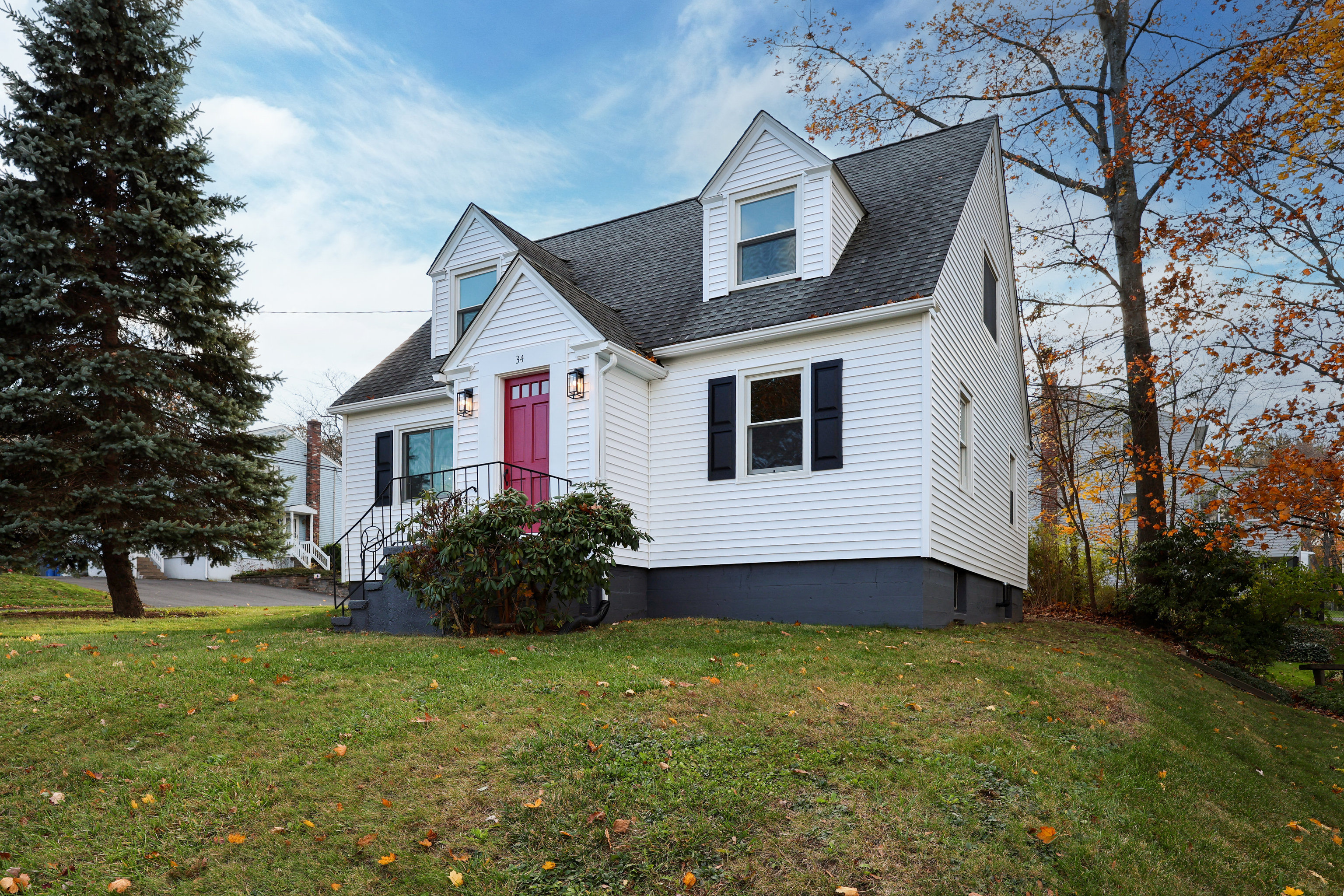 Bristol, Connecticut 06010, United States, 4 Bedrooms Bedrooms, ,2 BathroomsBathrooms,Residential,Active,241669