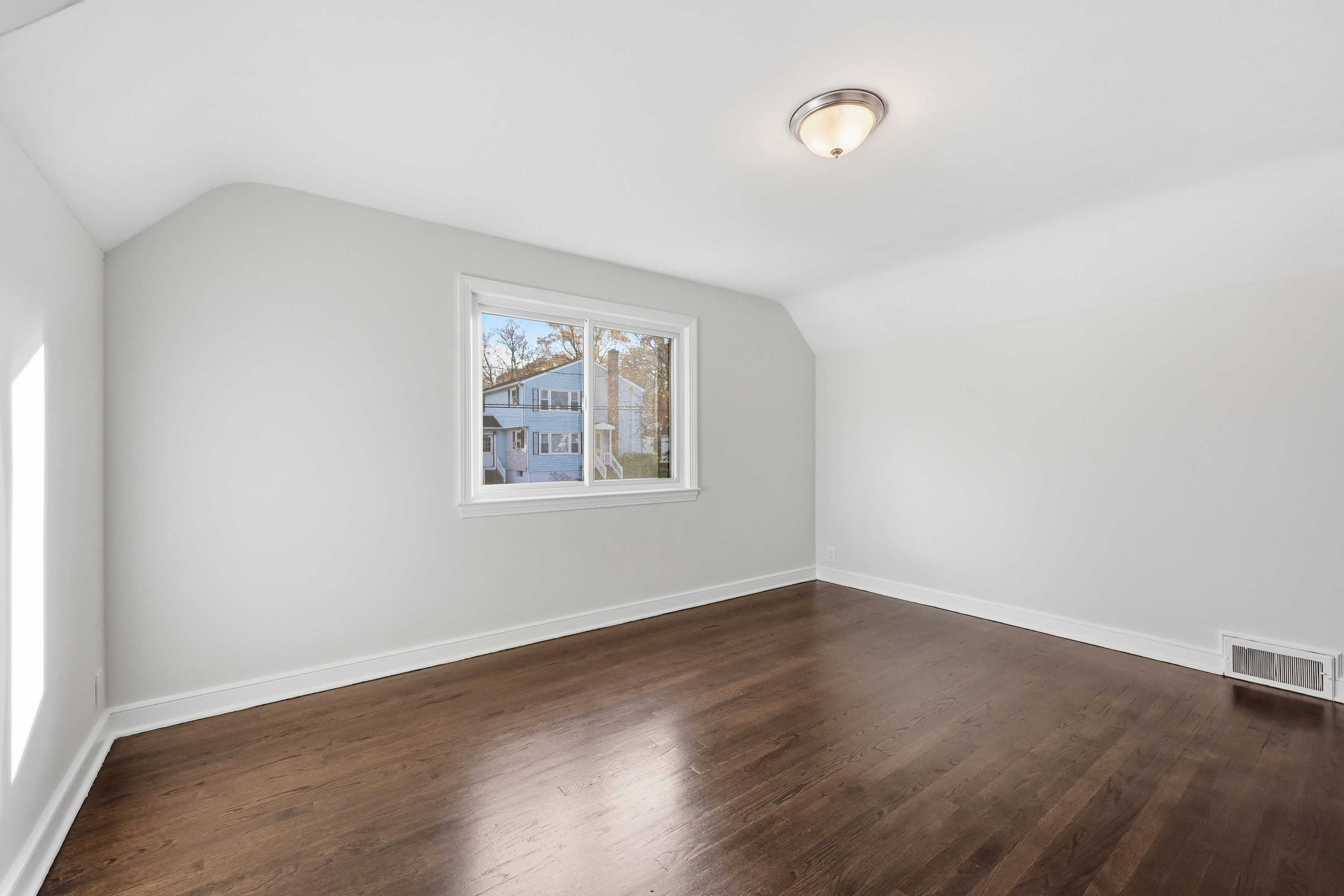 Bristol, Connecticut 06010, United States, 4 Bedrooms Bedrooms, ,2 BathroomsBathrooms,Residential,Active,241669