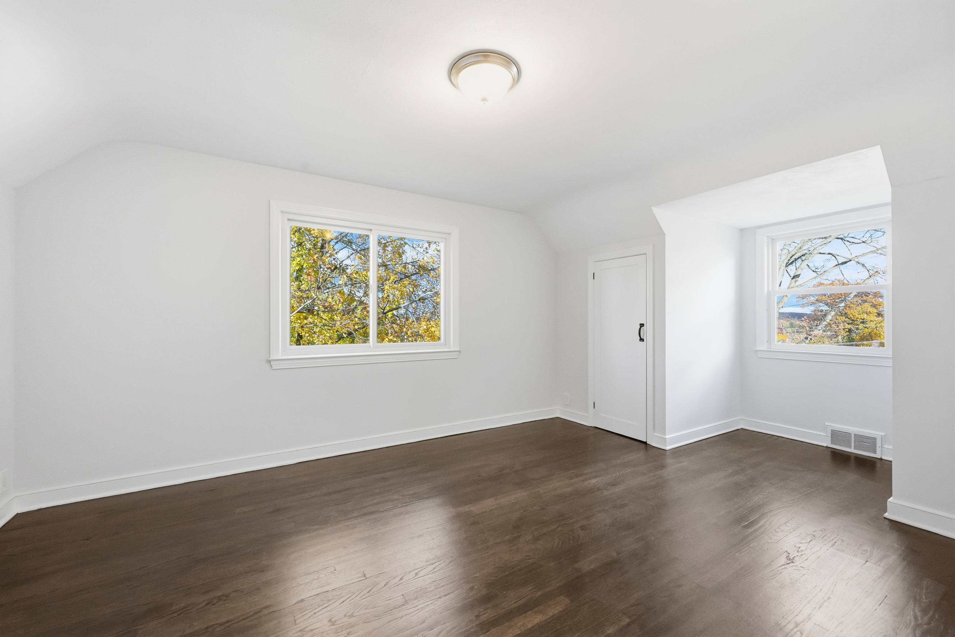 Bristol, Connecticut 06010, United States, 4 Bedrooms Bedrooms, ,2 BathroomsBathrooms,Residential,Active,241669