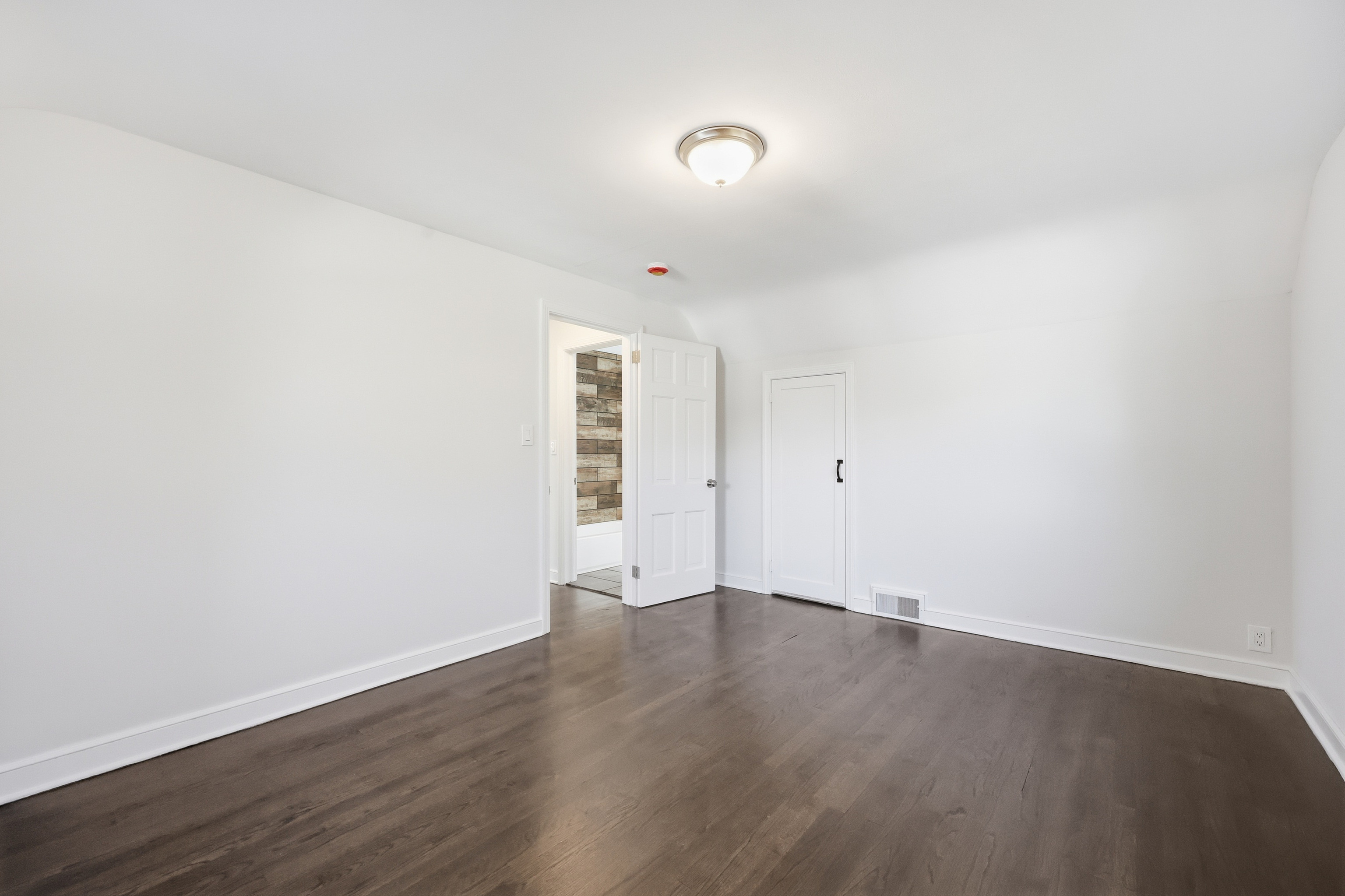 Bristol, Connecticut 06010, United States, 4 Bedrooms Bedrooms, ,2 BathroomsBathrooms,Residential,Active,241669