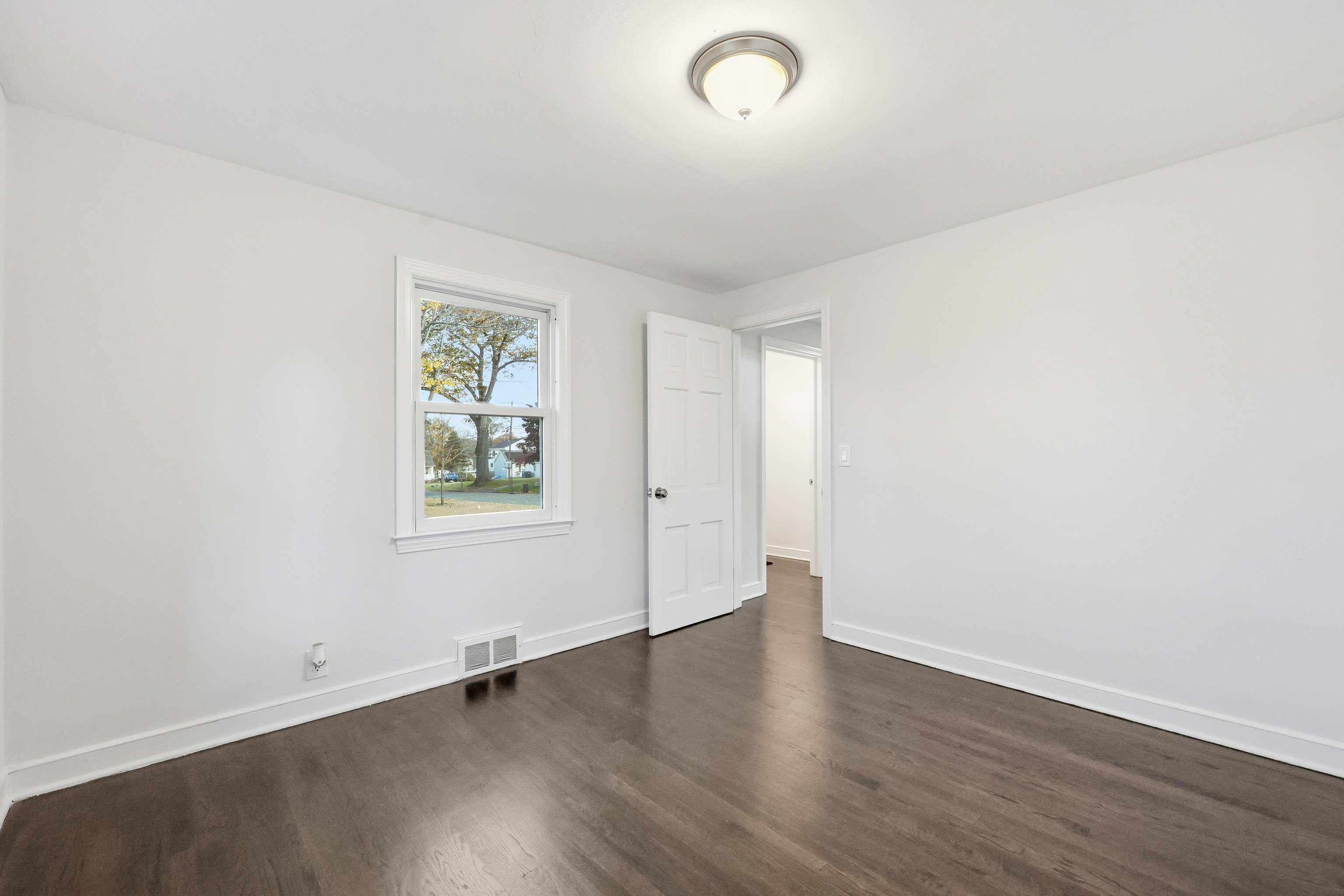 Bristol, Connecticut 06010, United States, 4 Bedrooms Bedrooms, ,2 BathroomsBathrooms,Residential,Active,241669