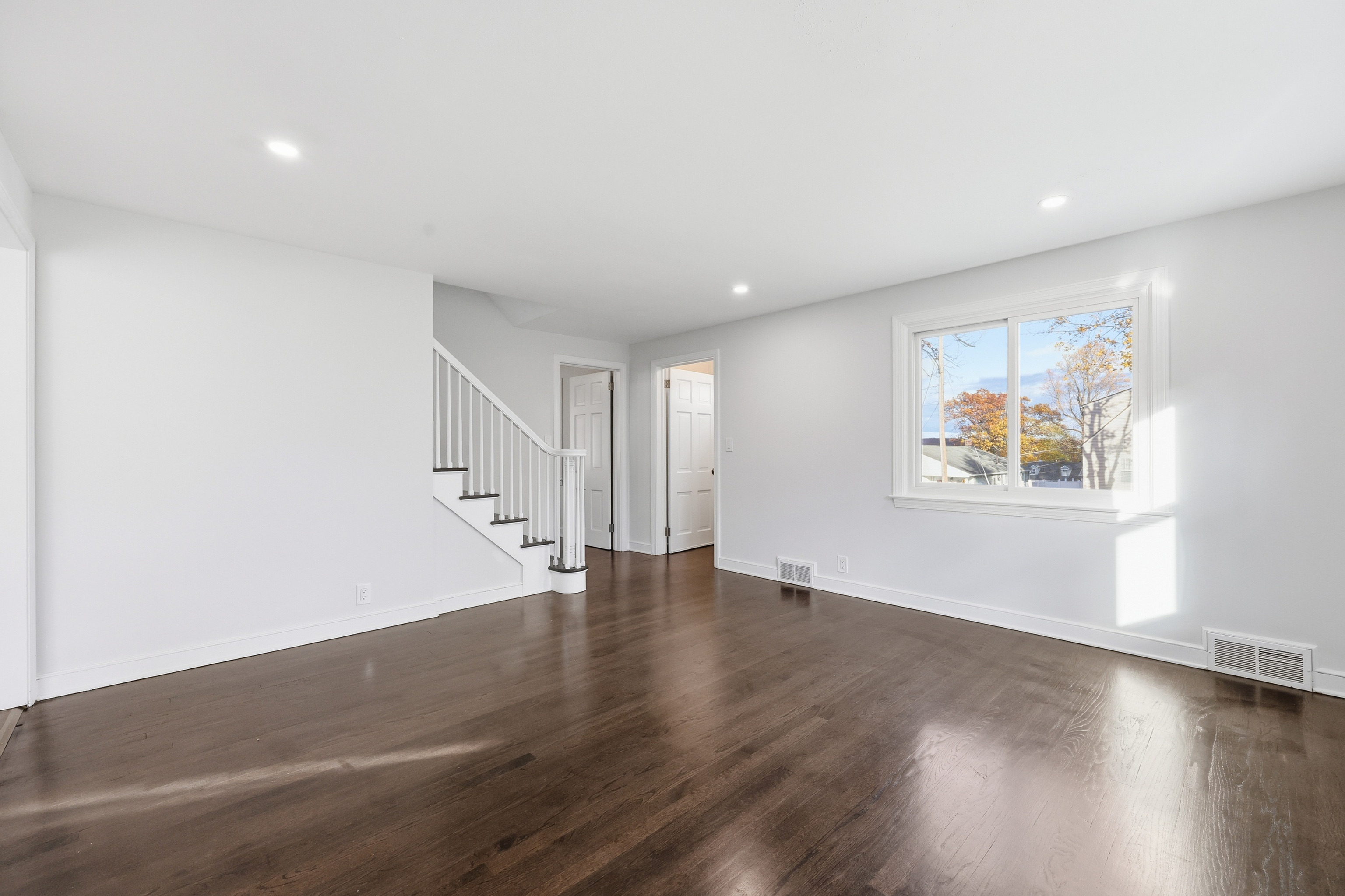 Bristol, Connecticut 06010, United States, 4 Bedrooms Bedrooms, ,2 BathroomsBathrooms,Residential,Active,241669