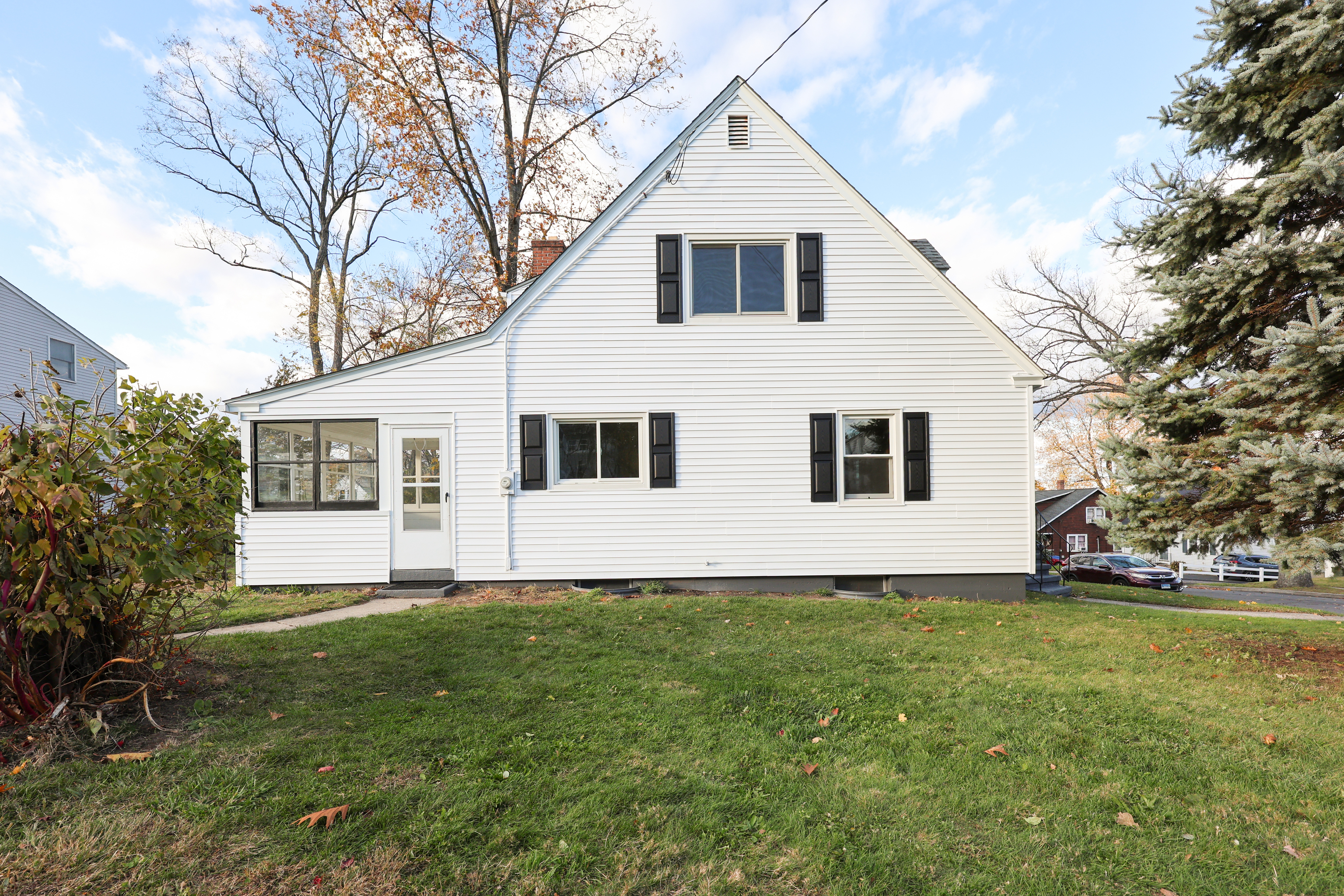 Bristol, Connecticut 06010, United States, 4 Bedrooms Bedrooms, ,2 BathroomsBathrooms,Residential,Active,241669