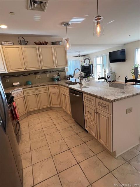 Tiny photo for 12 Naugatuck Avenue #APT A4, Milford, CT 06460 (MLS # 24143480)