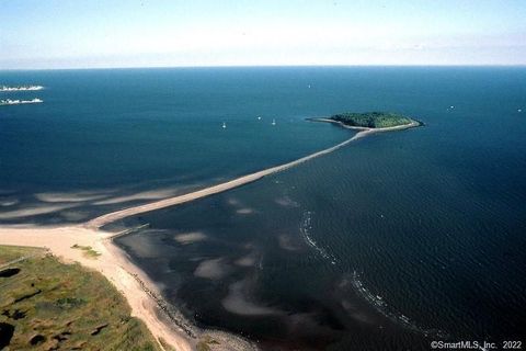 Tiny photo for 12 Naugatuck Avenue #APT A4, Milford, CT 06460 (MLS # 24143480)