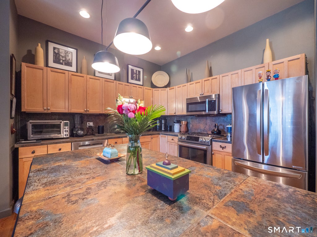 Photo of 325 Lafayette Street #9105, Bridgeport, CT 06604 (MLS # 24203417)