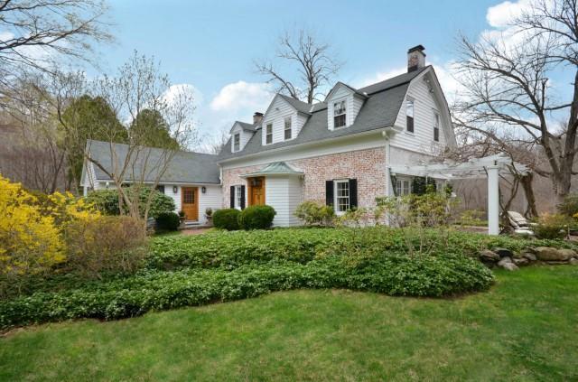 Photo 1 of 719 Valley Road, New Canaan, Connecticut, $1,579,000, Web #: 99063561