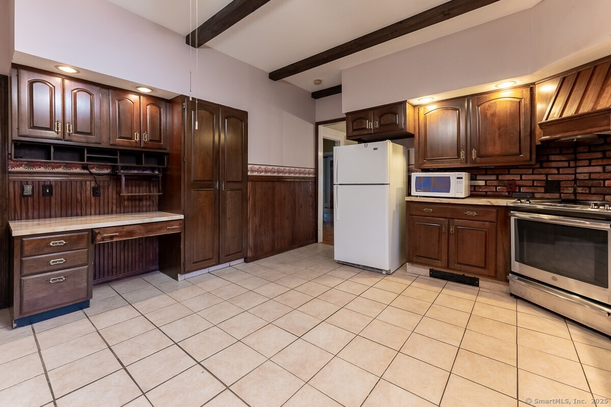 New Haven, Connecticut 06511, United States, 7 Bedrooms Bedrooms, ,4 BathroomsBathrooms,Residential,Active,179199