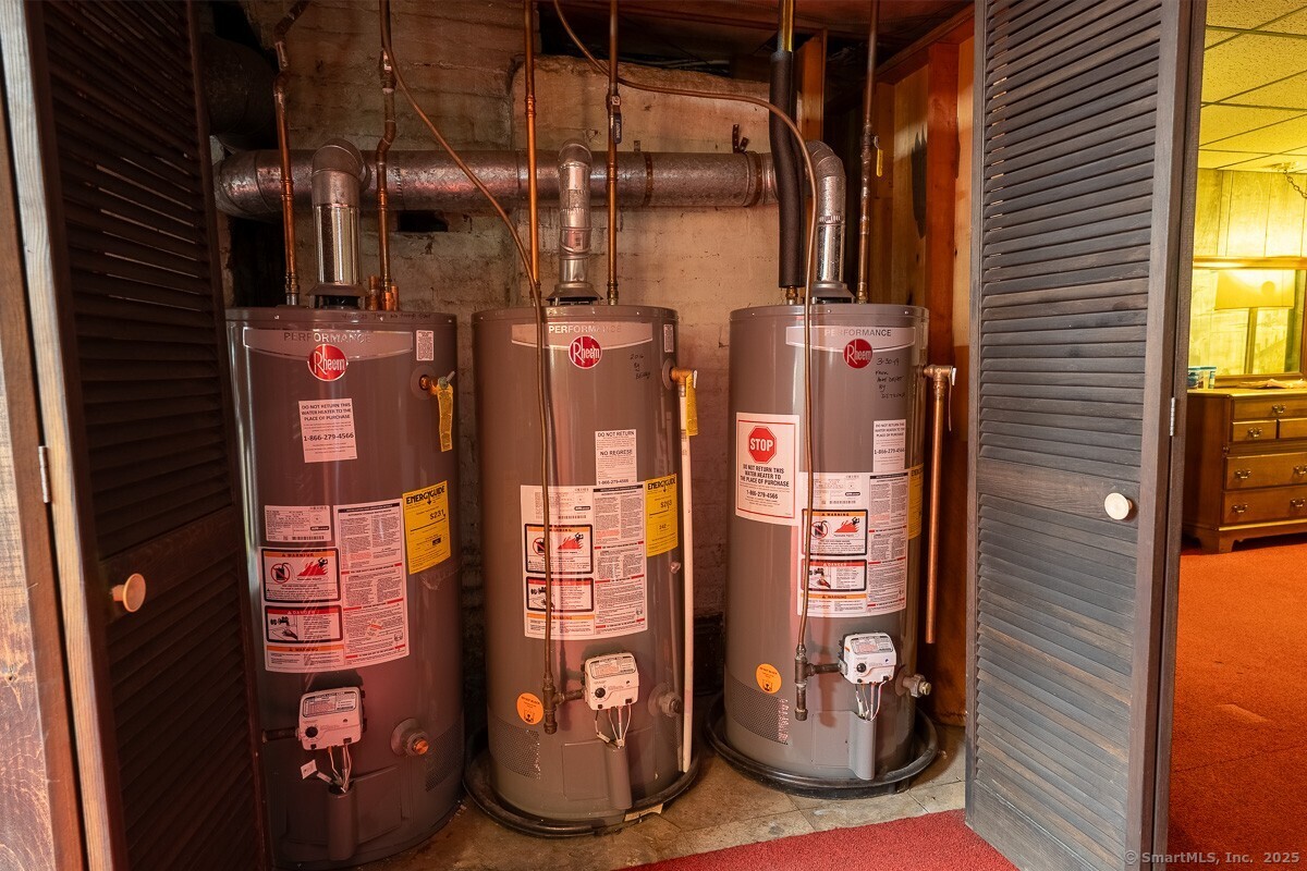 New Haven, Connecticut 06511, United States, 7 Bedrooms Bedrooms, ,4 BathroomsBathrooms,Residential,Active,179199