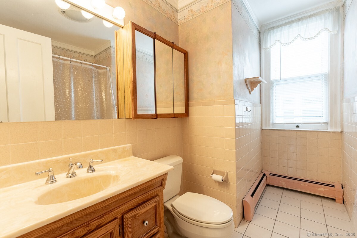 New Haven, Connecticut 06511, United States, 7 Bedrooms Bedrooms, ,4 BathroomsBathrooms,Residential,Active,179199