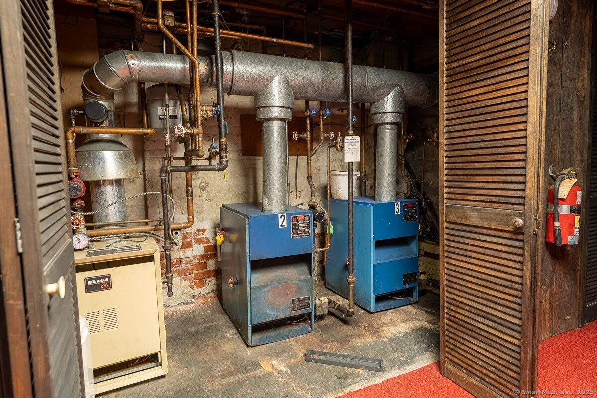 New Haven, Connecticut 06511, United States, 7 Bedrooms Bedrooms, ,4 BathroomsBathrooms,Residential,Active,179199