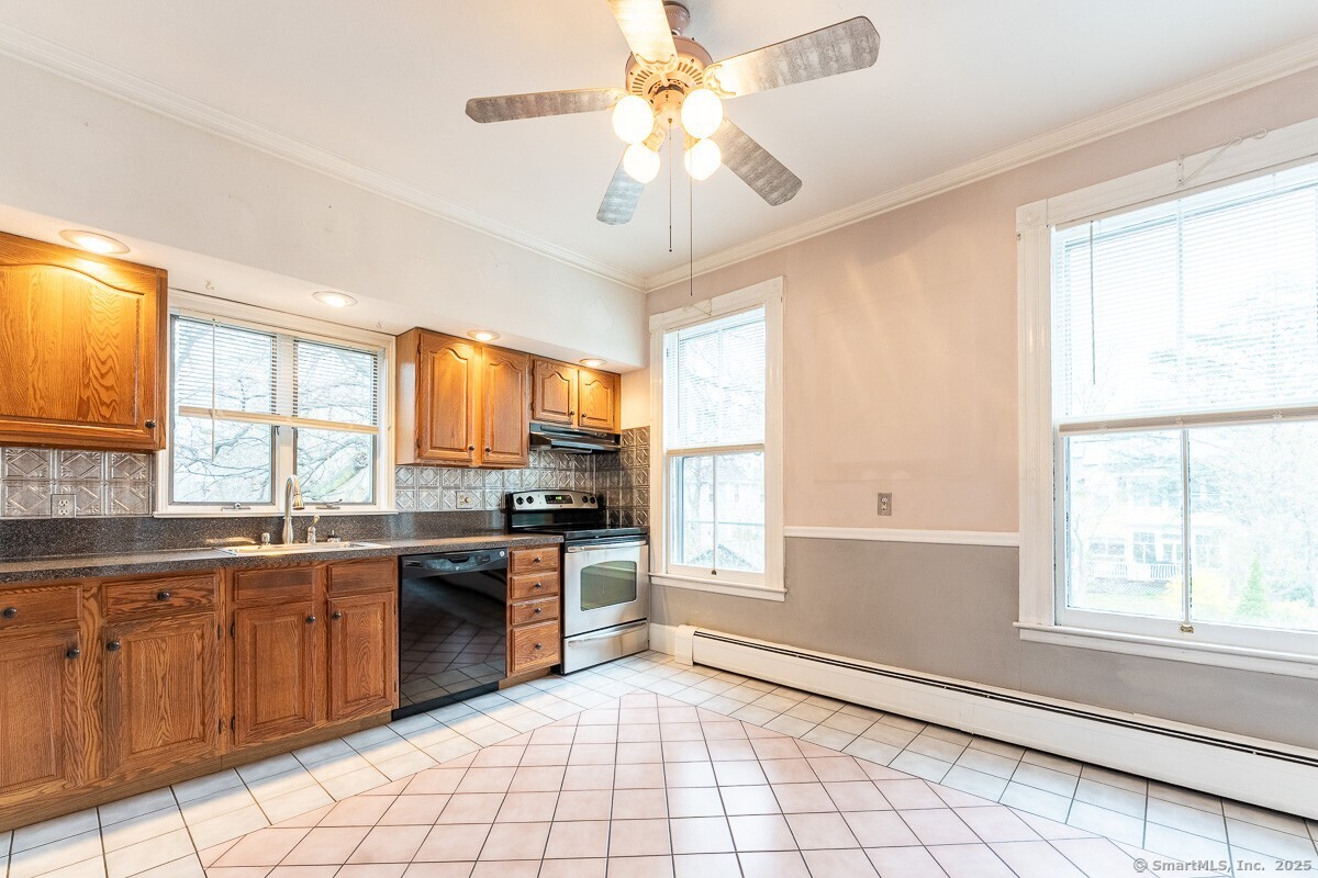 New Haven, Connecticut 06511, United States, 7 Bedrooms Bedrooms, ,4 BathroomsBathrooms,Residential,Active,179199