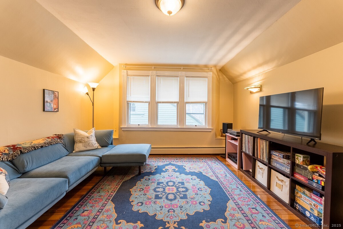 New Haven, Connecticut 06511, United States, 7 Bedrooms Bedrooms, ,4 BathroomsBathrooms,Residential,Active,179199