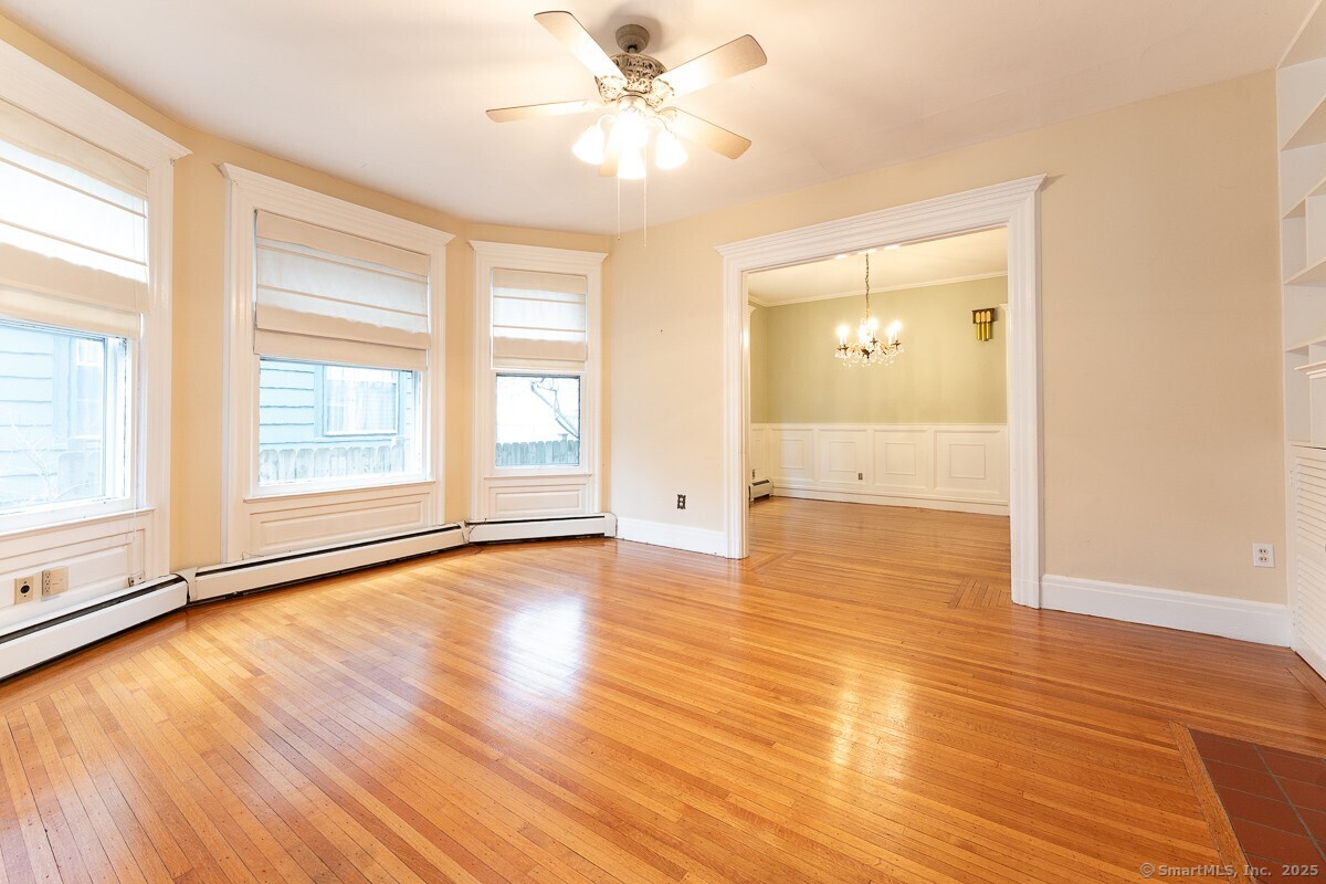 New Haven, Connecticut 06511, United States, 7 Bedrooms Bedrooms, ,4 BathroomsBathrooms,Residential,Active,179199