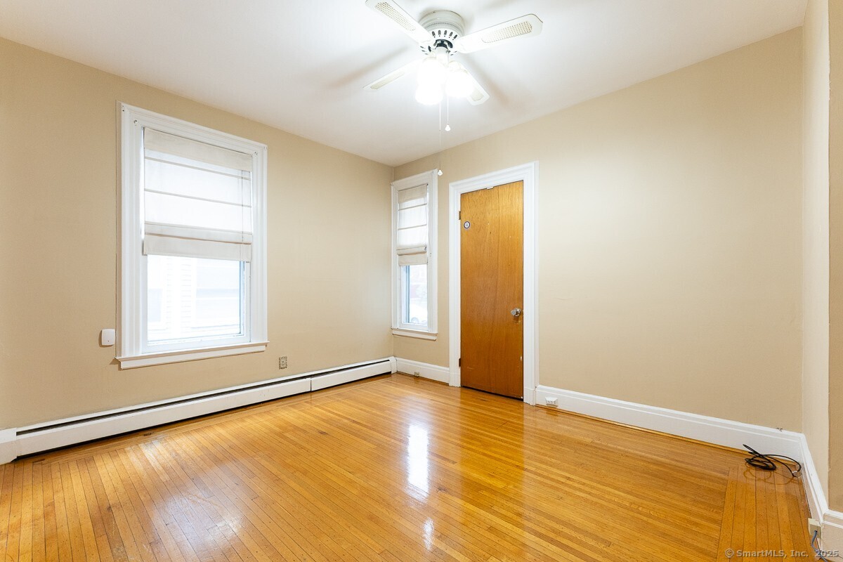 New Haven, Connecticut 06511, United States, 7 Bedrooms Bedrooms, ,4 BathroomsBathrooms,Residential,Active,179199