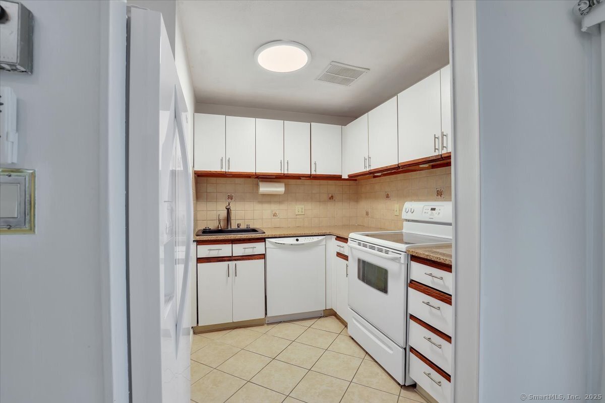 60 Burgundy Hill Lane #60, Middletown, Connecticut image 7