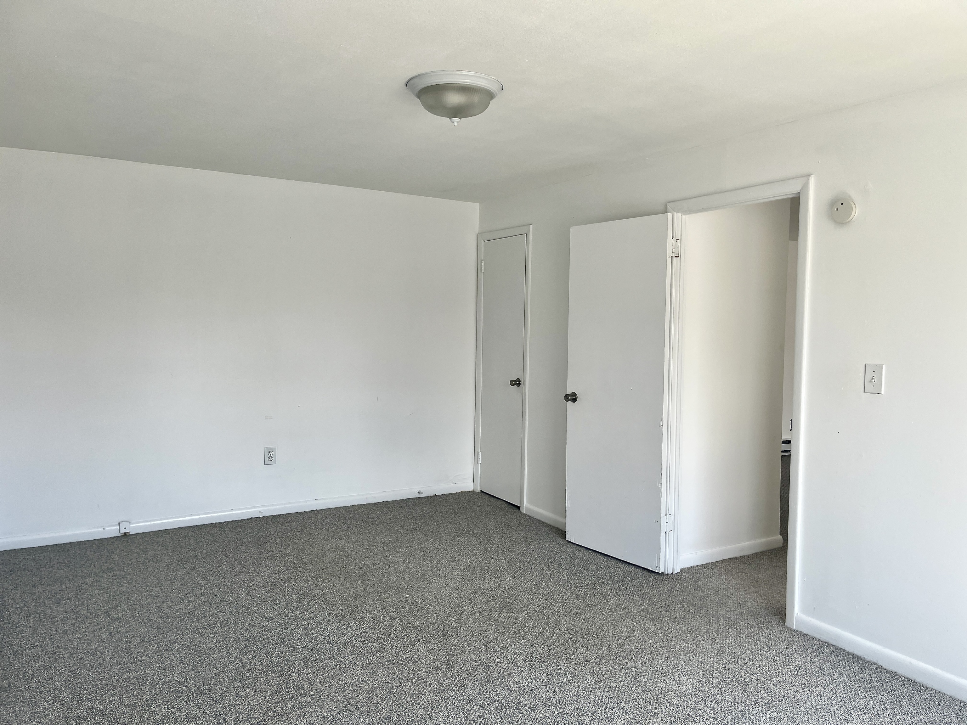 Colchester, Connecticut 06415, United States, 1 Bedroom Bedrooms, ,1 BathroomBathrooms,Residential,Active,89409