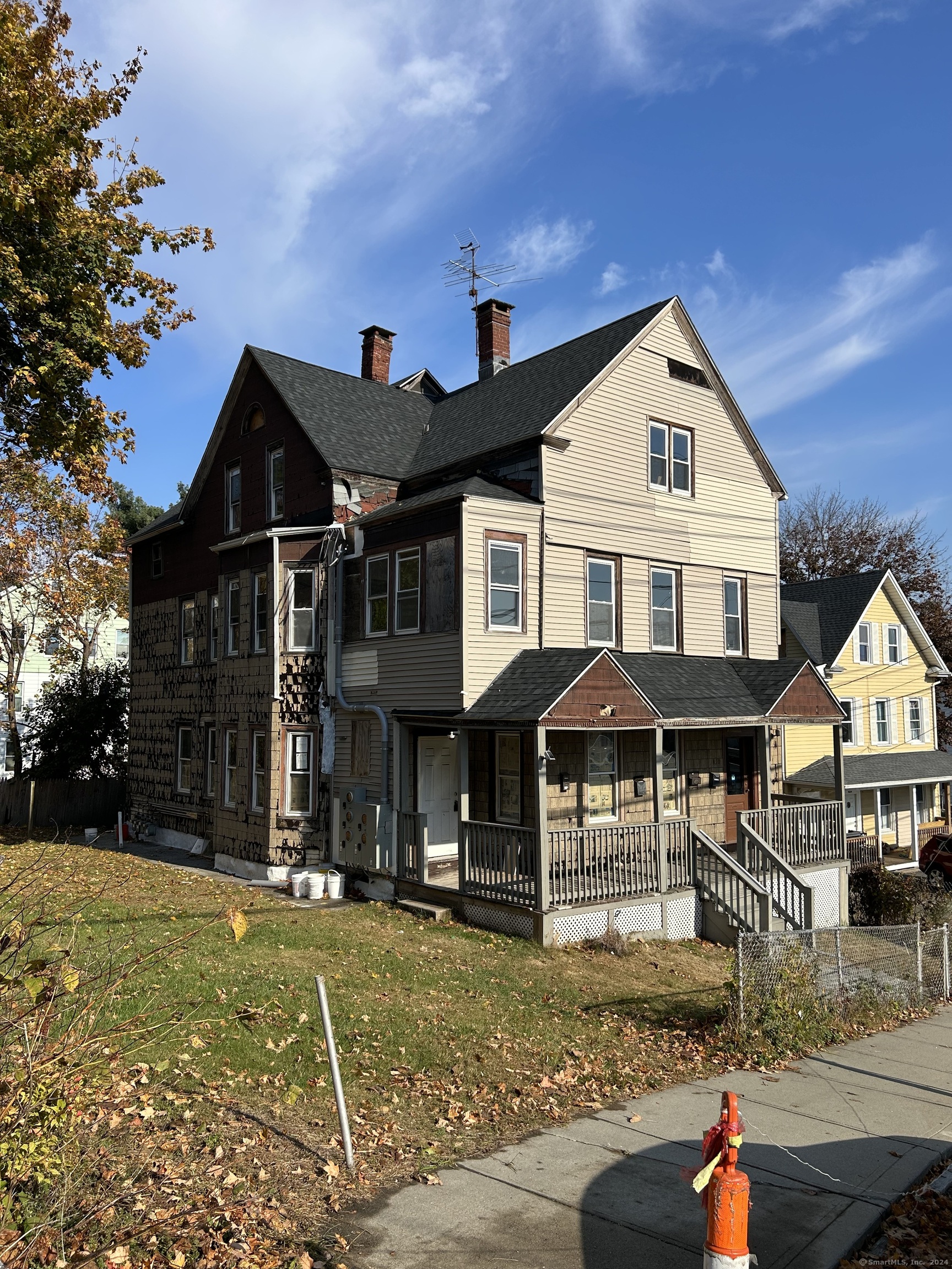 Property for Sale at Washington Avenue, Waterbury, Connecticut - Bedrooms: 10 
Bathrooms: 4 
Rooms: 18  - $475,000