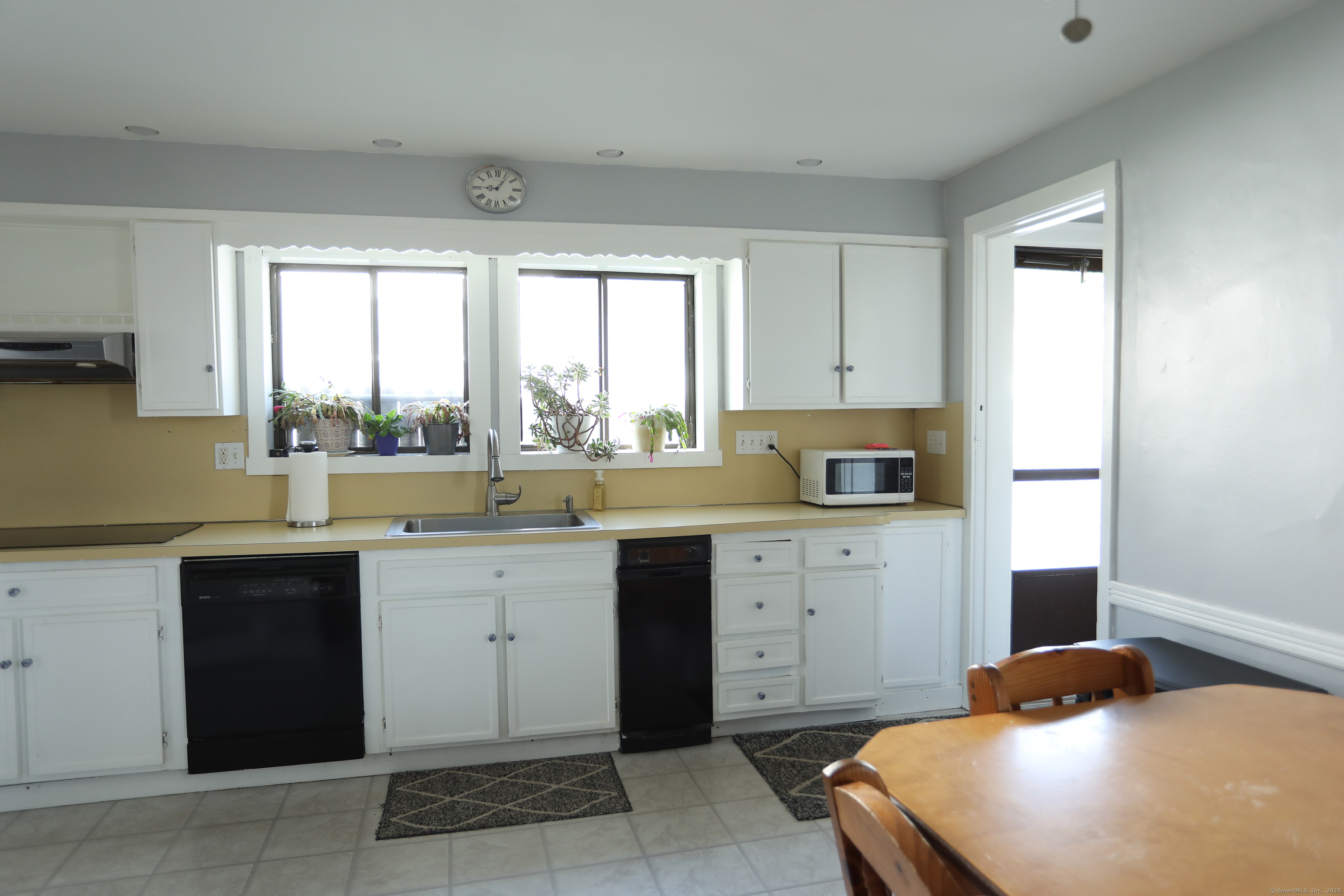 21 E Brown Street, West Haven, Connecticut image 8
