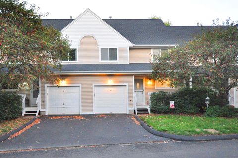 Photo of 10 Florence Way #10, Farmington, CT 06032 (MLS # 24123856)