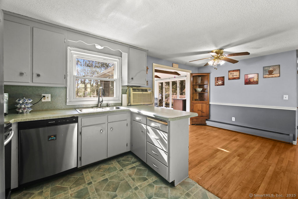 20 Sims Road, Bristol, Connecticut image 9