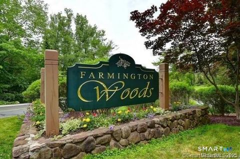 Photo of 4 Stonington Court #4, Avon, CT 06001 (MLS # 24171078)