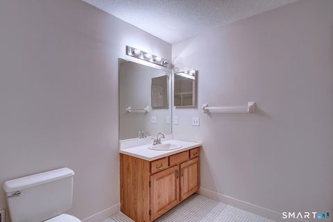 Tiny photo for 4 Stonington Court #4, Avon, CT 06001 (MLS # 24171078)