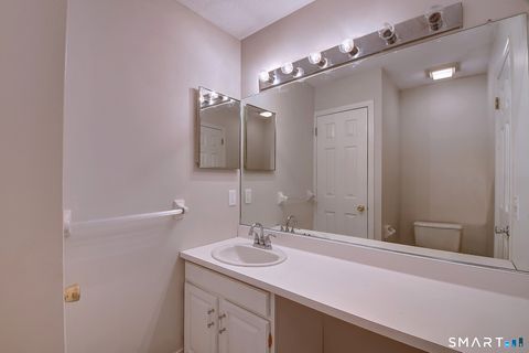 Tiny photo for 4 Stonington Court #4, Avon, CT 06001 (MLS # 24171078)