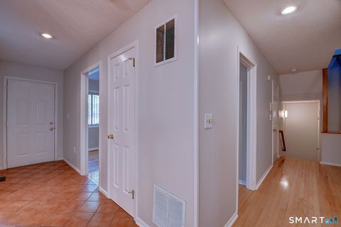 Tiny photo for 4 Stonington Court #4, Avon, CT 06001 (MLS # 24171078)