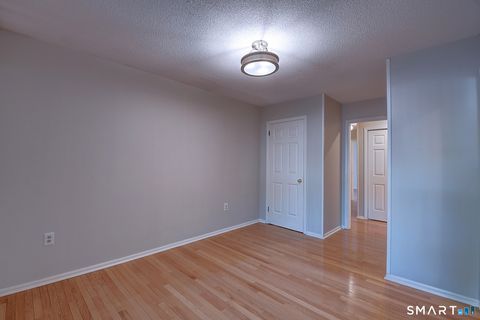 Tiny photo for 4 Stonington Court #4, Avon, CT 06001 (MLS # 24171078)