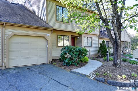 Tiny photo for 4 Stonington Court #4, Avon, CT 06001 (MLS # 24171078)