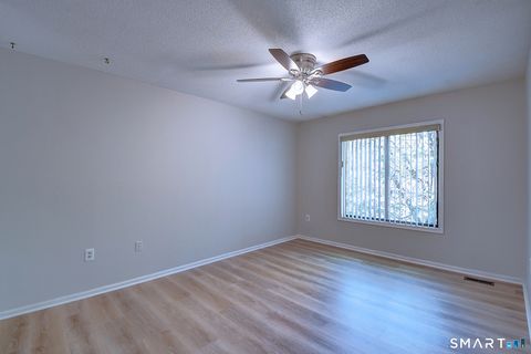 Tiny photo for 4 Stonington Court #4, Avon, CT 06001 (MLS # 24171078)