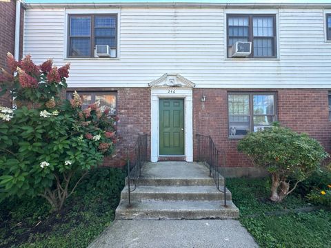 Photo of 246 Pennsylvania Avenue #A, Bridgeport, CT 06610 (MLS # 24125215)