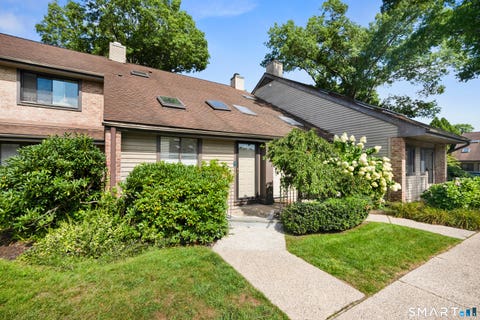 Photo of 2437 Bedford Street #E7, Stamford, CT 06905 (MLS # 24201027)