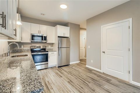 MLS: 24087082