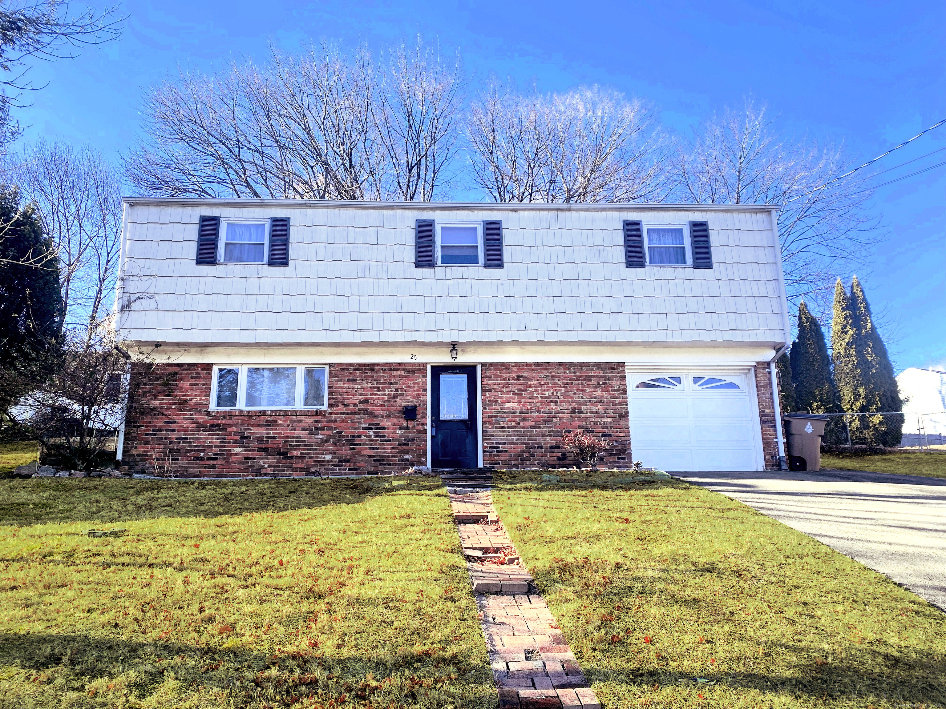 Property for Sale at 25 Dorset Lane, Stamford, Connecticut - Bedrooms: 3 
Bathrooms: 2 
Rooms: 6  - $615,000