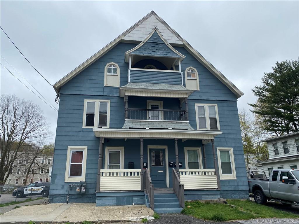 19 Center Street 1F, Winchester, Connecticut - 1 Bedrooms  
1 Bathrooms  
3 Rooms - 