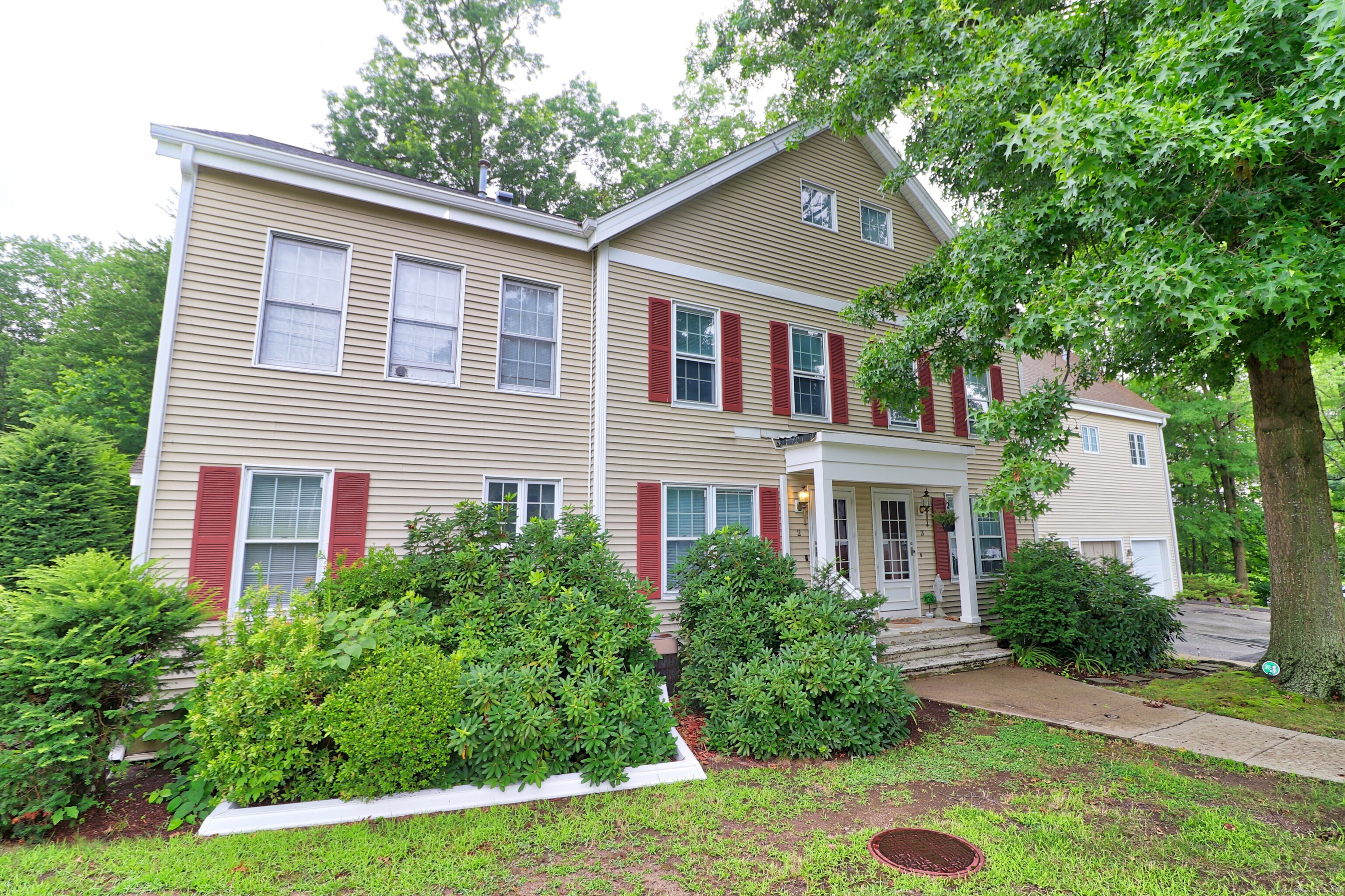 Property for Sale at 2 East Court 2, Derby, Connecticut - Bedrooms: 2 
Bathrooms: 2 
Rooms: 5  - $299,000