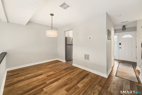 Tiny photo for 132 Farmington Chase Crescent #132, Farmington, CT 06032 (MLS # 24164567)