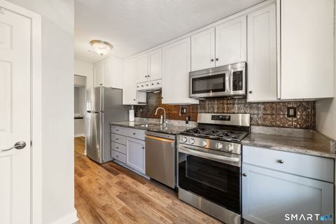 Tiny photo for 132 Farmington Chase Crescent #132, Farmington, CT 06032 (MLS # 24164567)